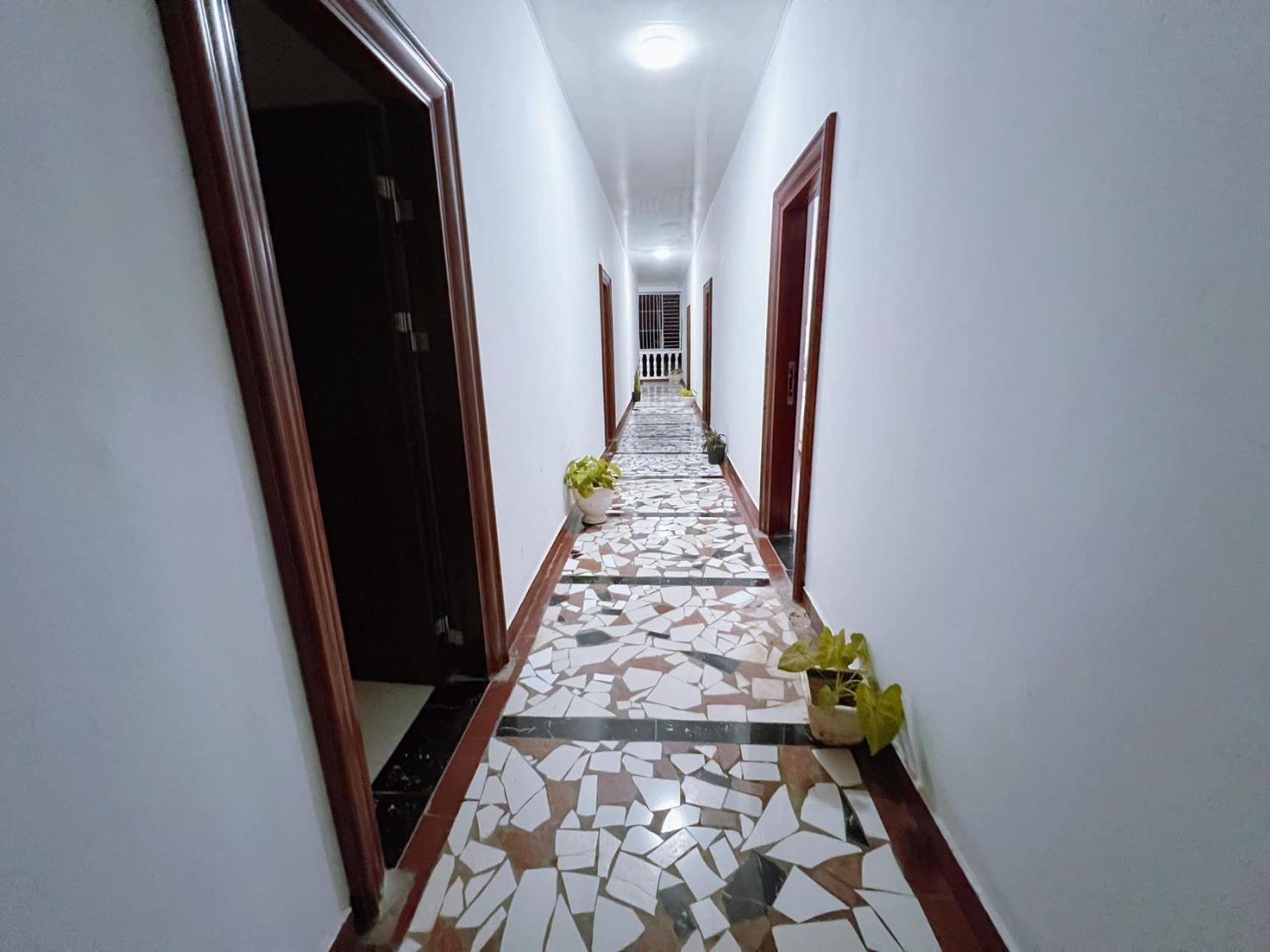 Grand Leone Hotel Freetown Exterior photo