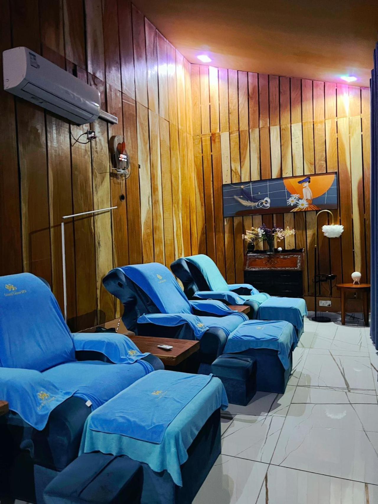 Grand Leone Hotel Freetown Exterior photo