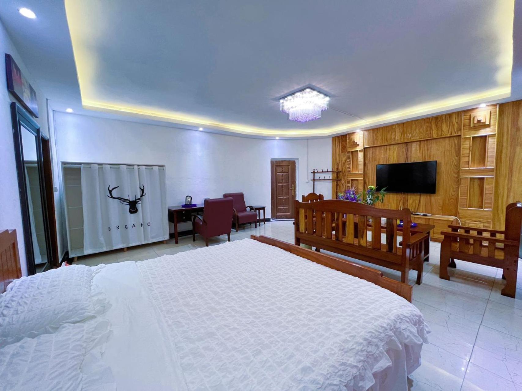 Grand Leone Hotel Freetown Exterior photo